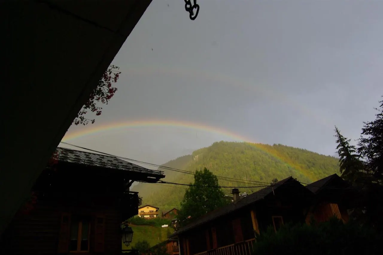Appart Pointe de Nyon Morzine Centre 4 à 6 pers calme jardin vue parking Apartamento